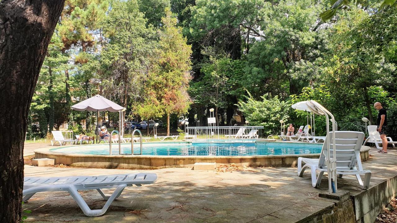 Оазис Парк Хотел Несебър Exterior photo